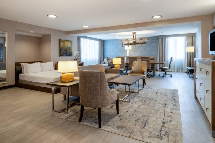 Guest room at the Wyndham Indianapolis Airport in Indianapolis, Indiana