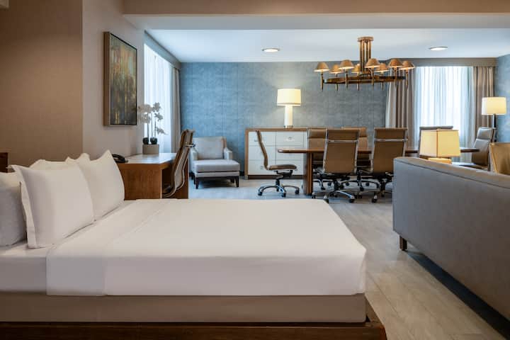 Guest room at the Wyndham Indianapolis Airport in Indianapolis, Indiana