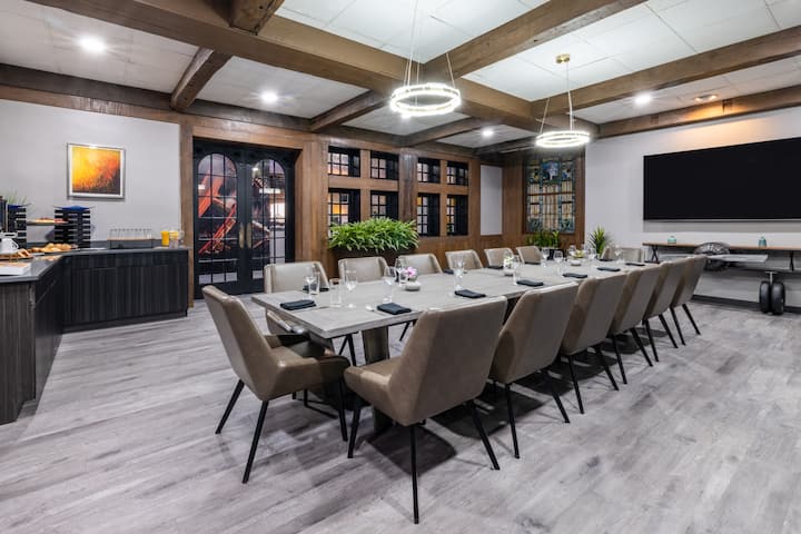 Meeting room at Wyndham Indianapolis Airport in Indianapolis, Indiana