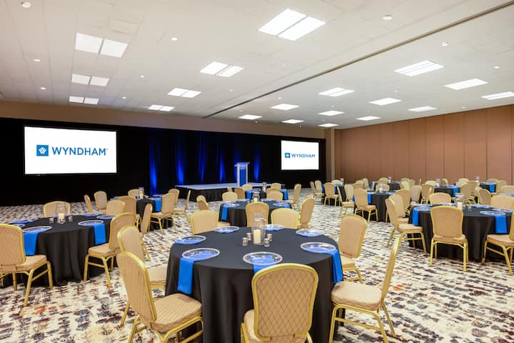 Meeting room feature at Wyndham Indianapolis Airport in Indianapolis, Indiana