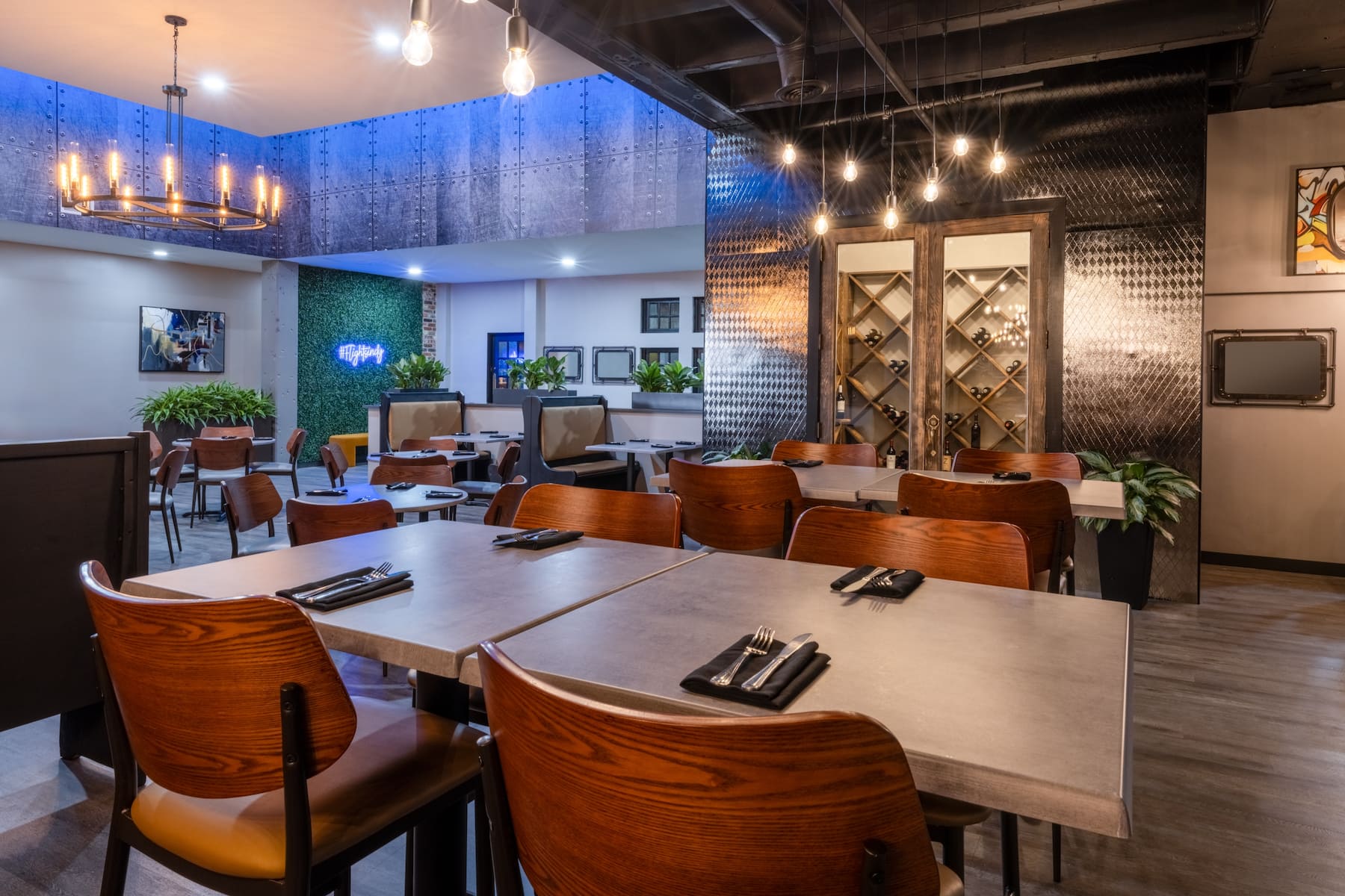 Wyndham Indianapolis Airport restaurant in Indianapolis, Indiana