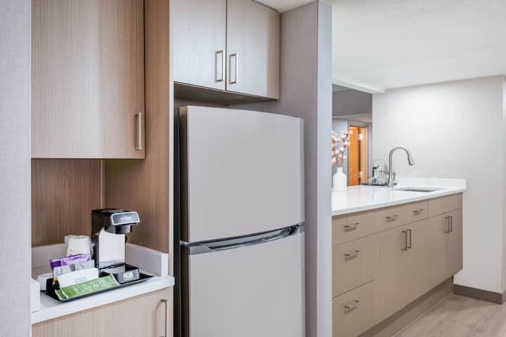 Wyndham Indianapolis Airport suite in Indianapolis, Indiana