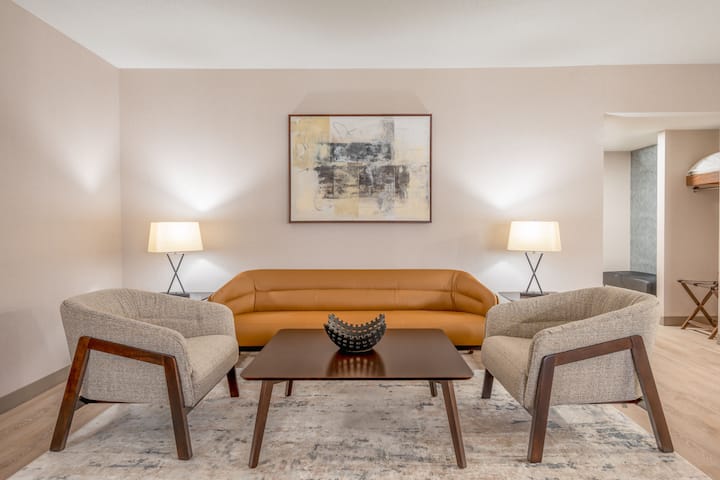 Wyndham Indianapolis Airport suite in Indianapolis, Indiana
