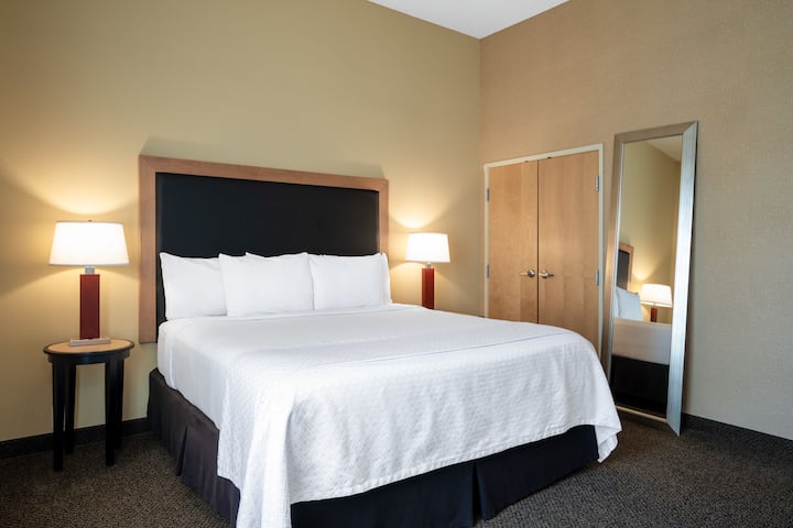 Wyndham Noblesville suite in Noblesville, Indiana