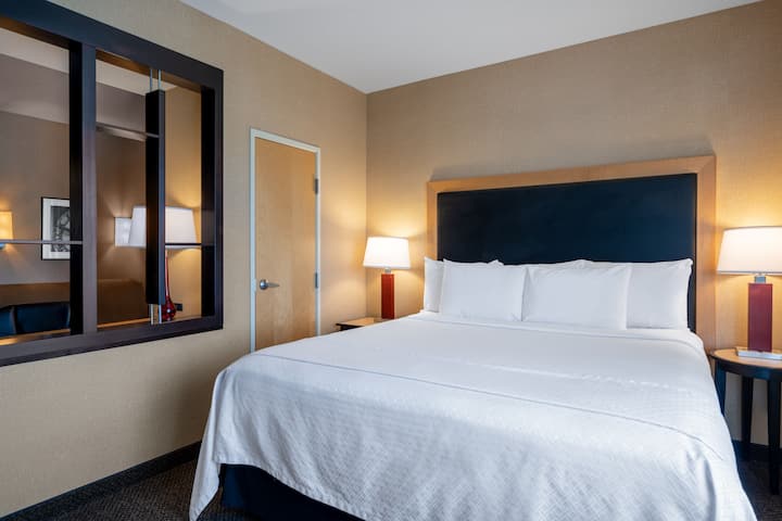 Wyndham Noblesville suite in Noblesville, Indiana