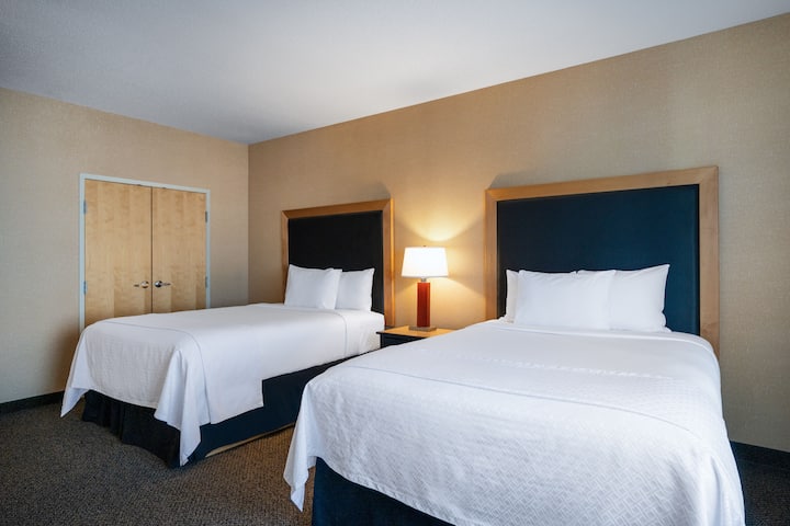 Wyndham Noblesville suite in Noblesville, Indiana