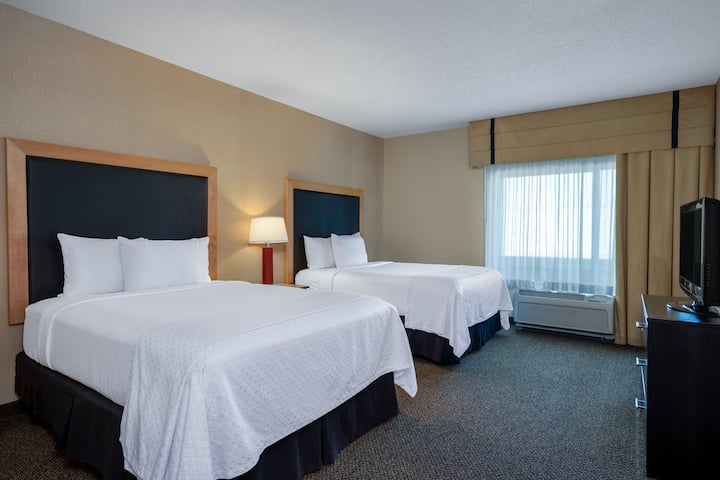 Wyndham Noblesville suite in Noblesville, Indiana