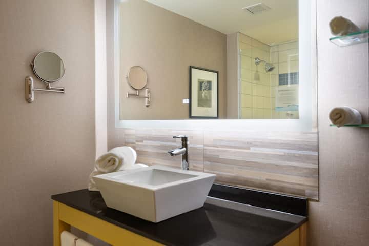 Wyndham Noblesville suite in Noblesville, Indiana