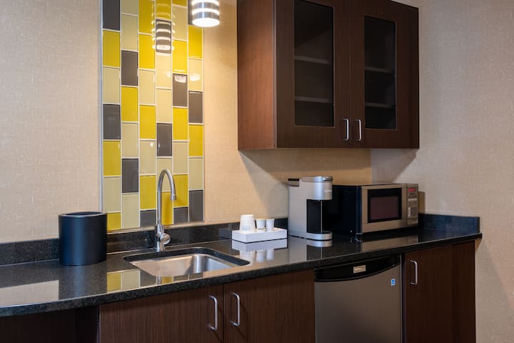 Wyndham Noblesville suite in Noblesville, Indiana