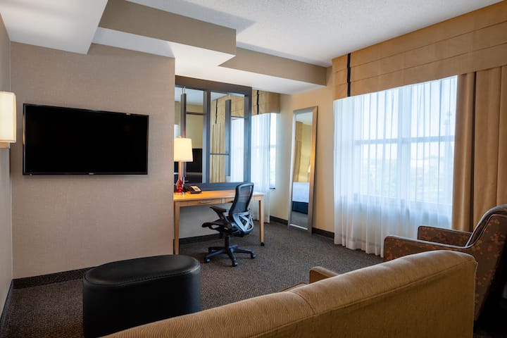 Wyndham Noblesville suite in Noblesville, Indiana
