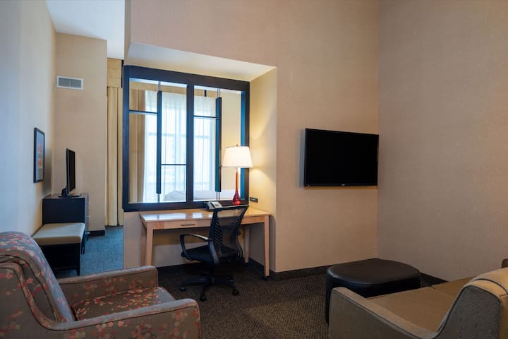 Wyndham Noblesville suite in Noblesville, Indiana