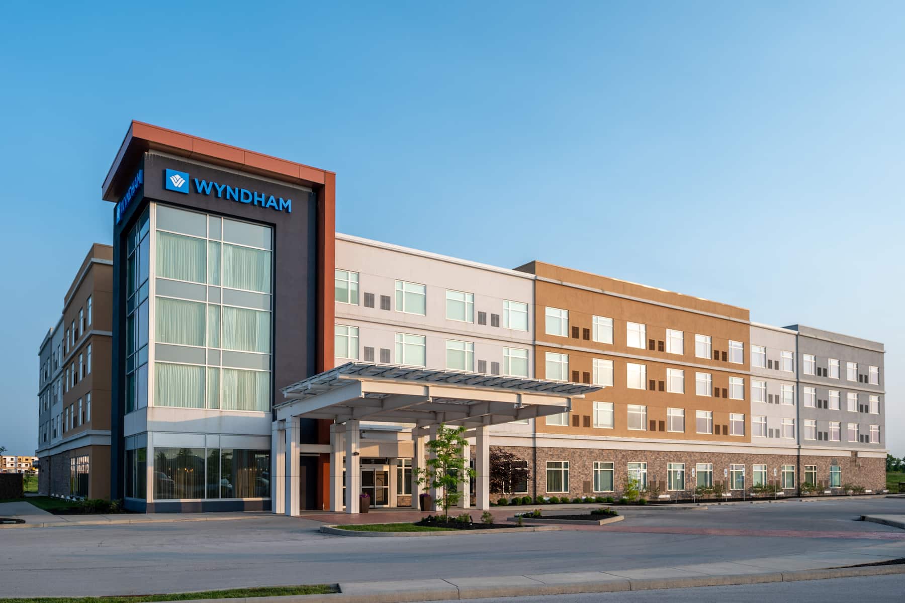 Exterior Day Image of Wyndham Westfield hotel in Westfield, Indiana
