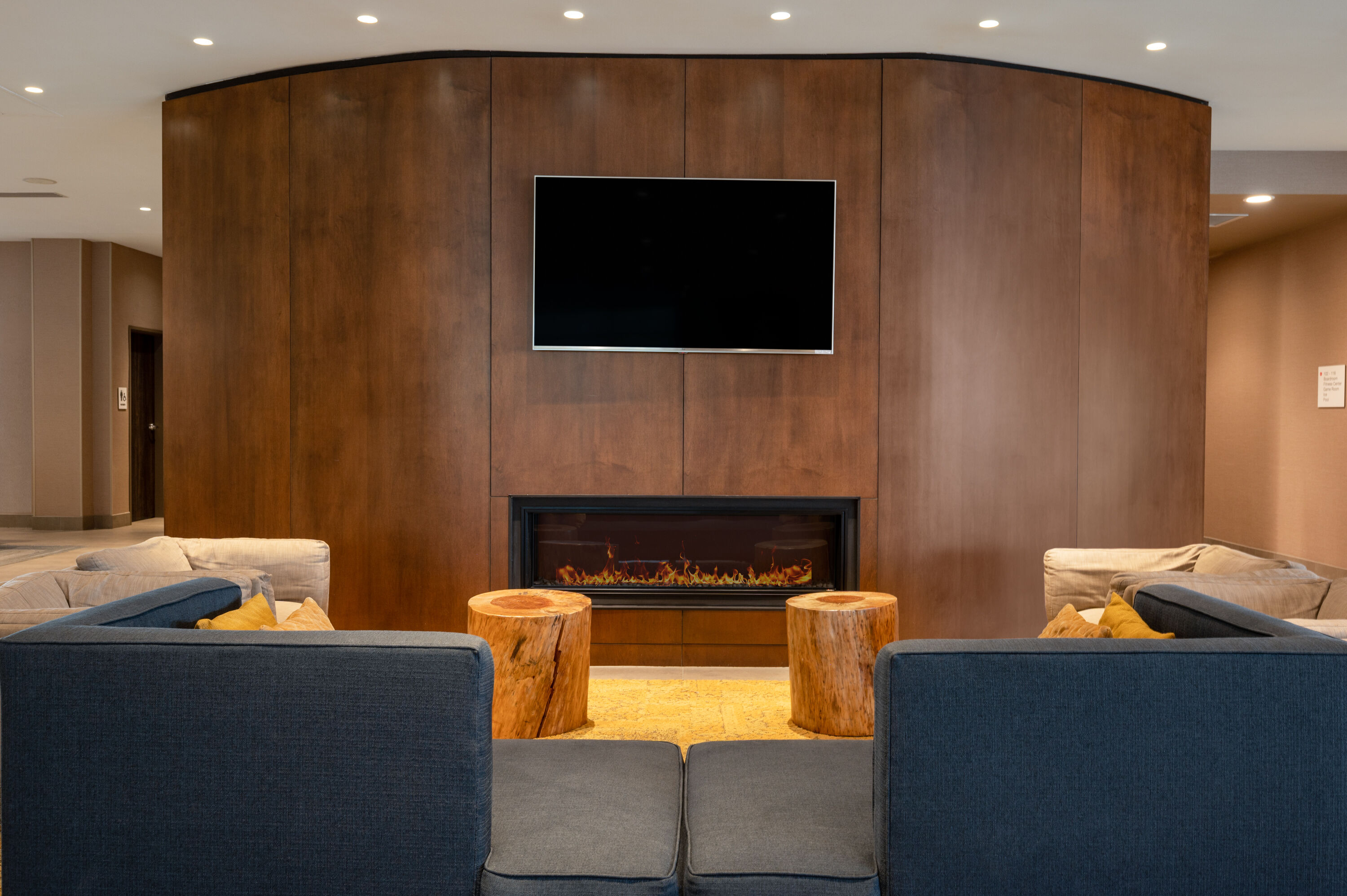 Wyndham Westfield lobby feature in Westfield, Indiana