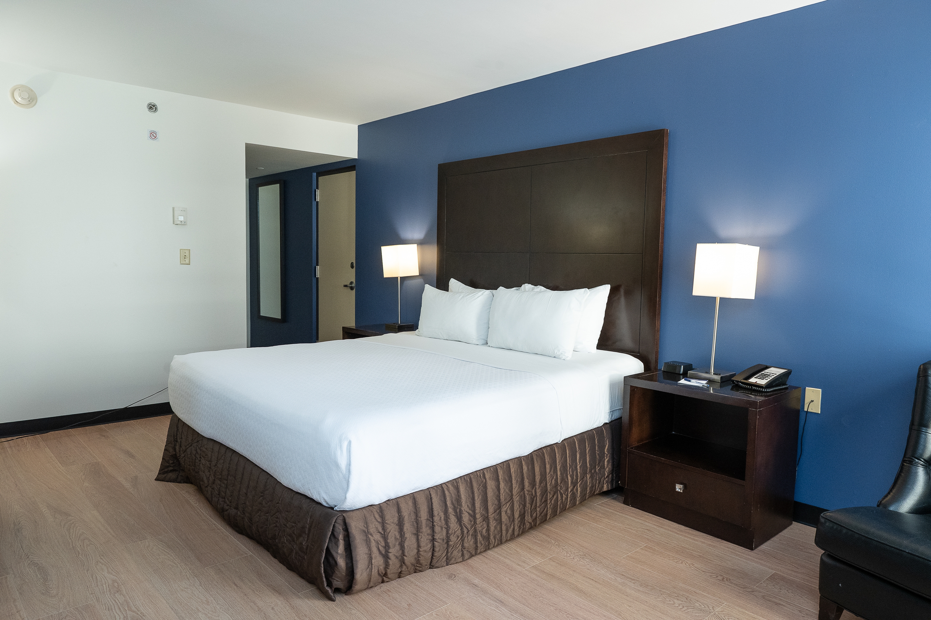 Guest room at the Wyndham New Orleans Airport & Conference Center in Kenner, Louisiana
