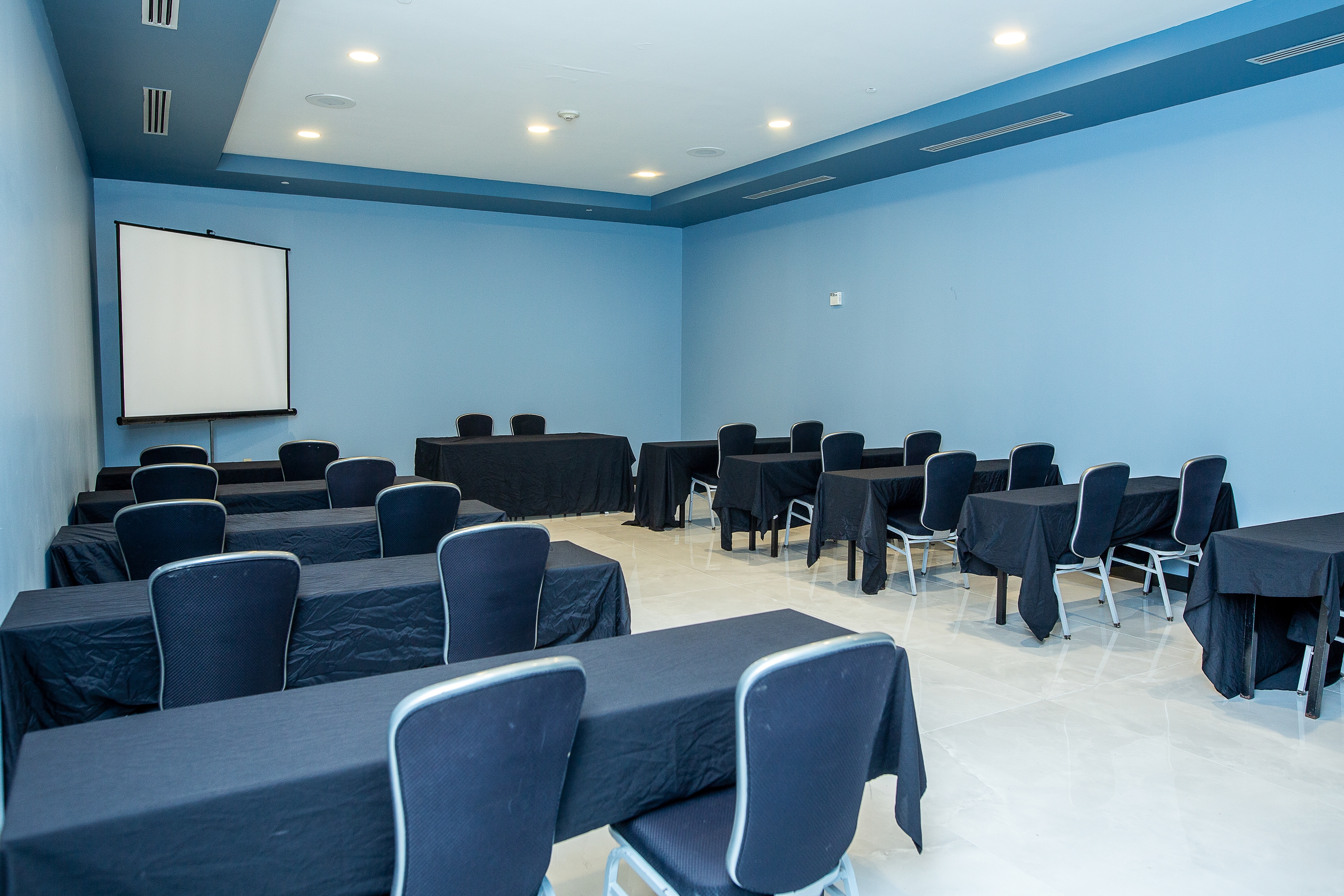 Meeting room at Wyndham New Orleans Airport & Conference Center in Kenner, Louisiana