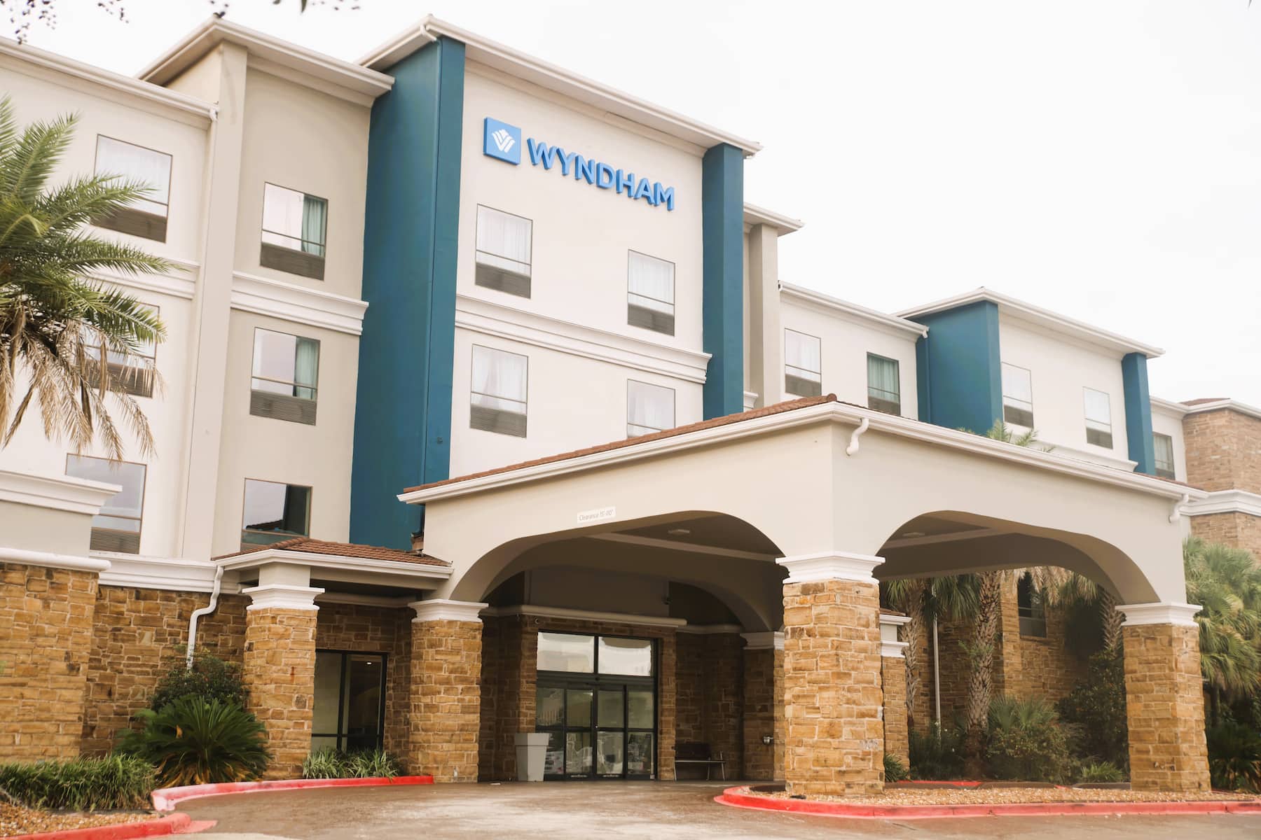 Exterior of Wyndham Lake Charles hotel in Lake Charles, Louisiana