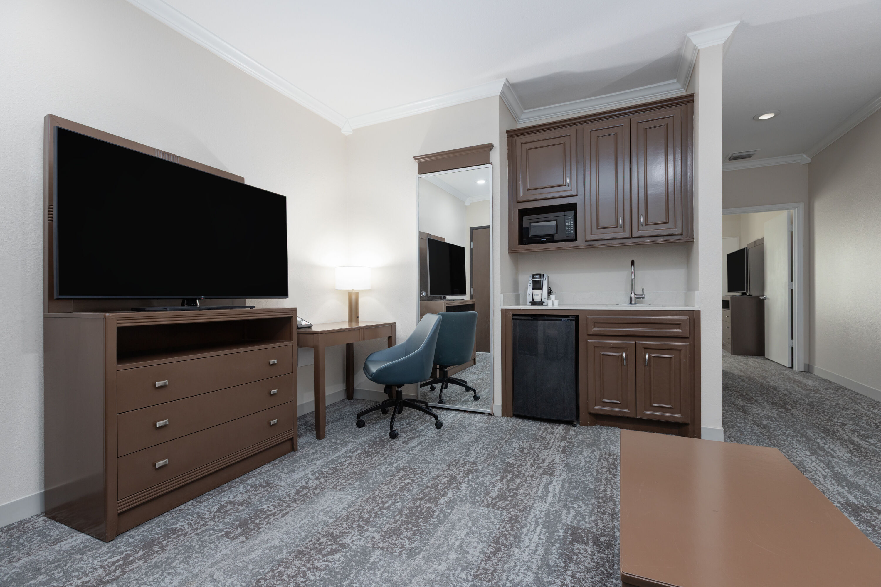 Wyndham Lake Charles suite in Lake Charles, Louisiana