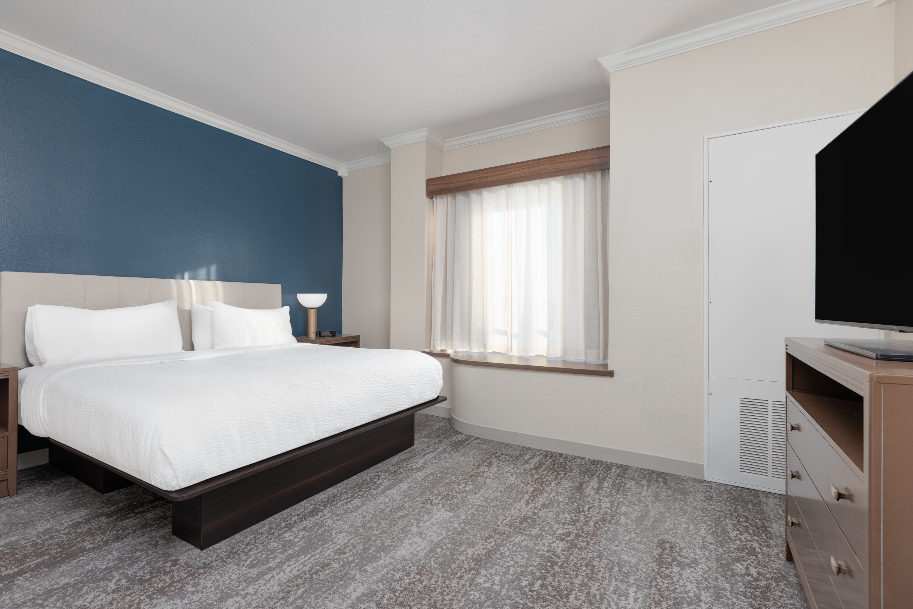 Wyndham Lake Charles suite in Lake Charles, Louisiana