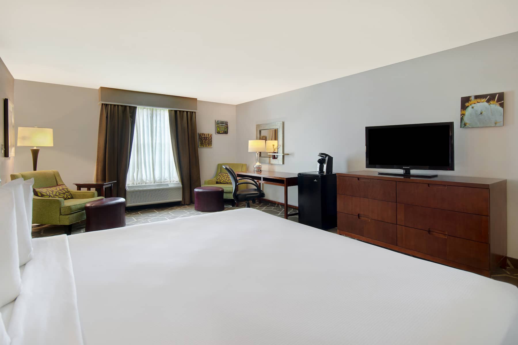 Guest room at the Cypress Bend Resort, a Wyndham Hotel in Many, Louisiana