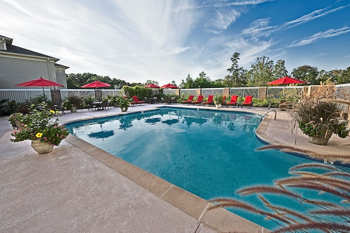 Pool at the Cypress Bend Resort, a Wyndham Hotel in Many, Louisiana
