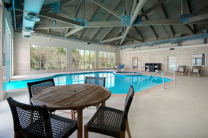 Pool at the Cypress Bend Resort, a Wyndham Hotel in Many, Louisiana