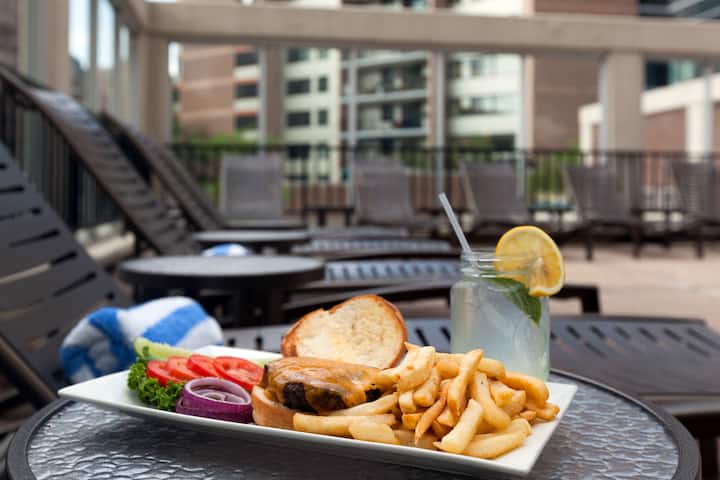 Wyndham Boston Beacon Hill restaurant in Boston, Massachusetts