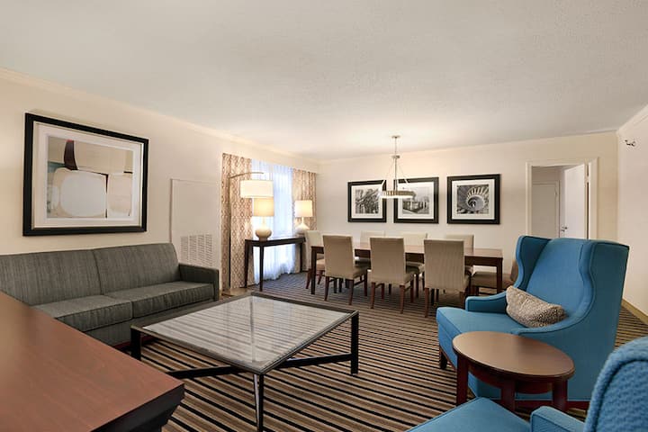 Wyndham Boston Beacon Hill suite in Boston, Massachusetts