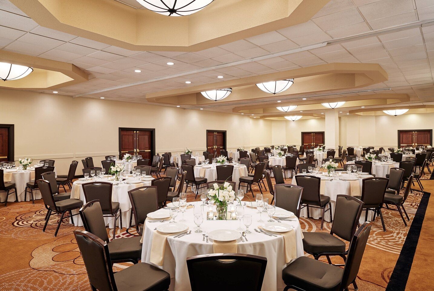 Meeting room banquet rounds at Wyndham College Park North / Washington DC Area in Beltsville, Maryland