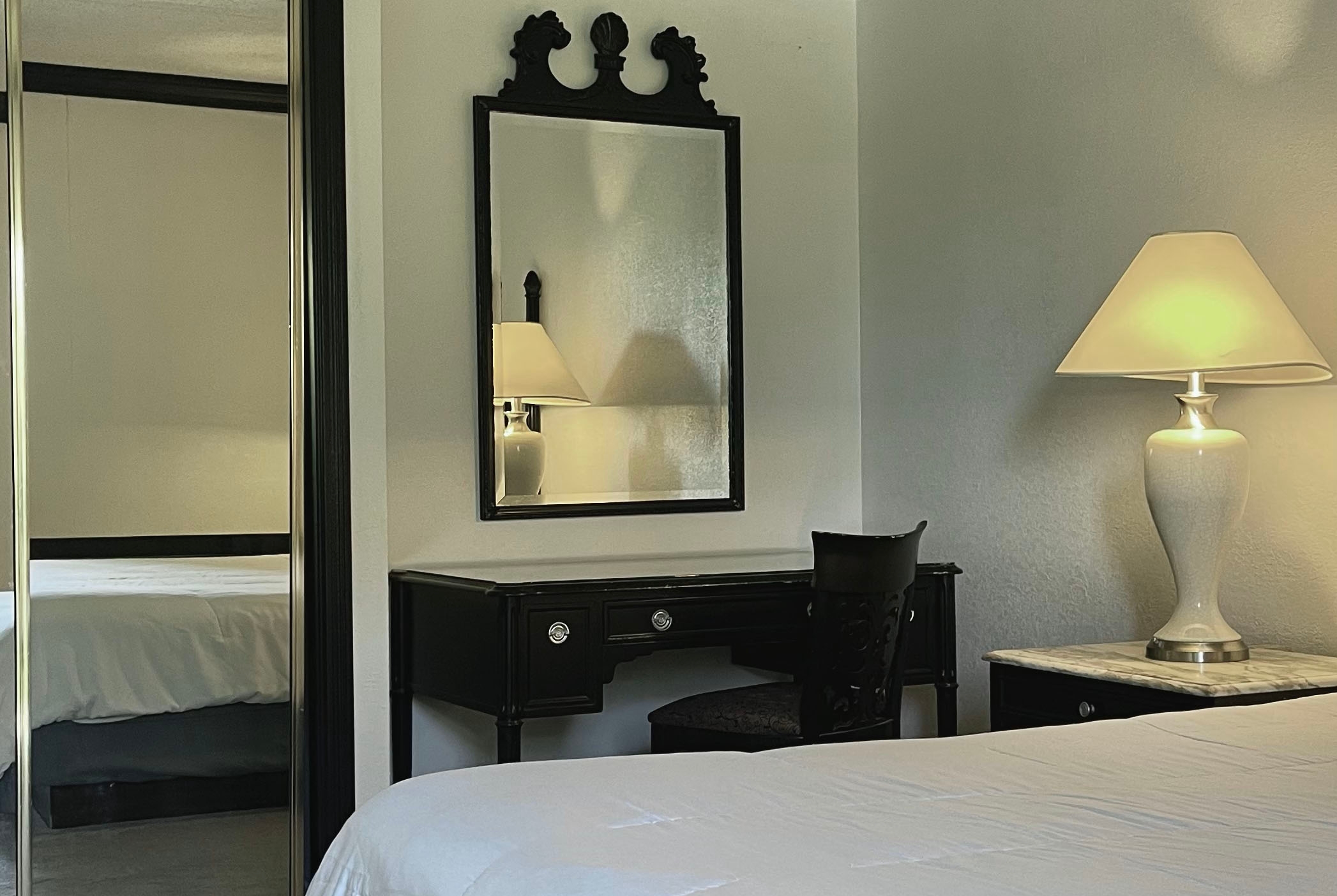 Guest room at the Bay Valley Resort & Conference Center in Bay City, Michigan