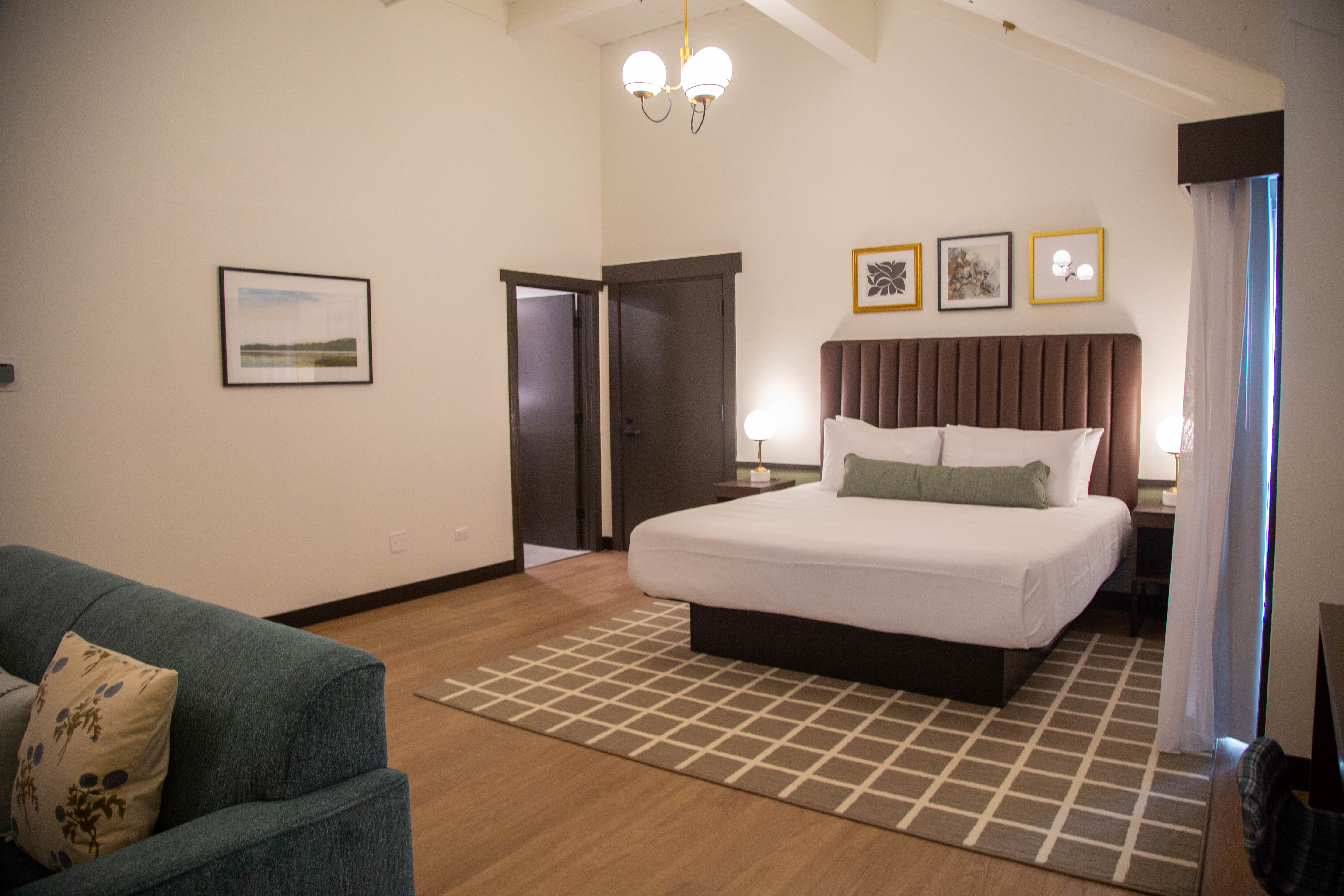 Guest room at the Bay Valley Resort in Bay City, Michigan