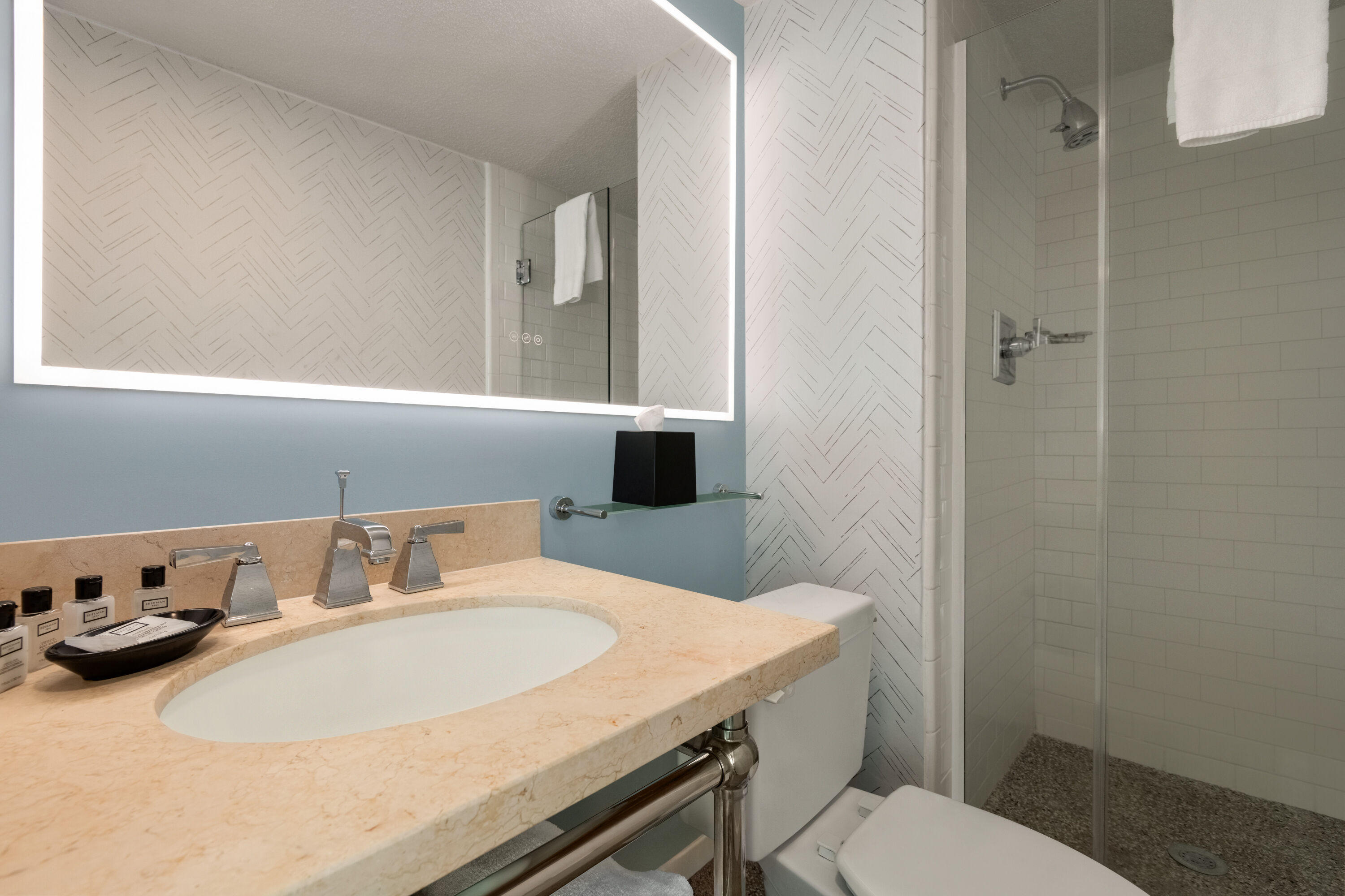 Guest room bath at the Fort Pontchartrain Detroit, a Wyndham Hotel in Detroit, Michigan