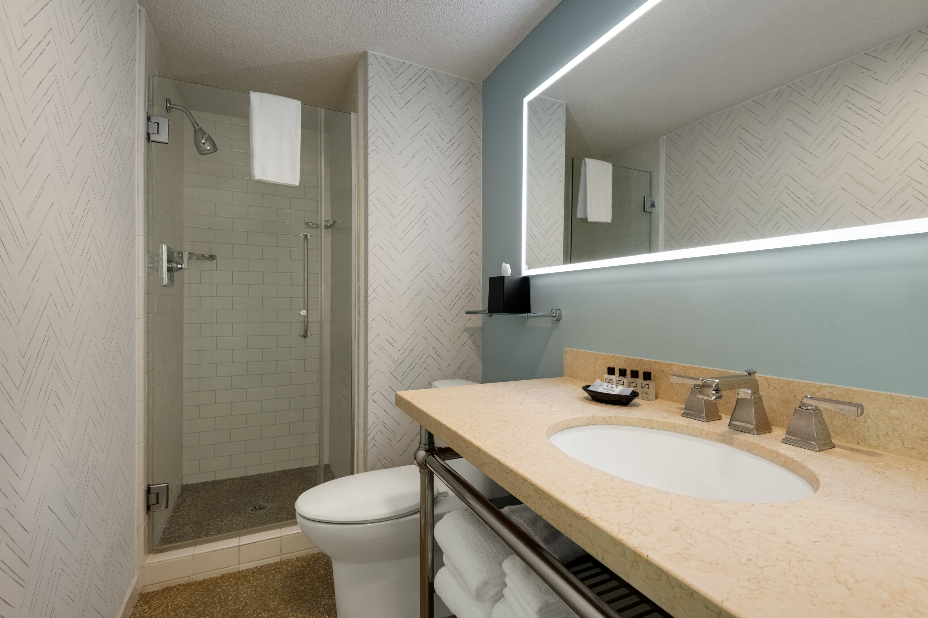 Guest room bath at the Fort Pontchartrain Detroit, a Wyndham Hotel in Detroit, Michigan