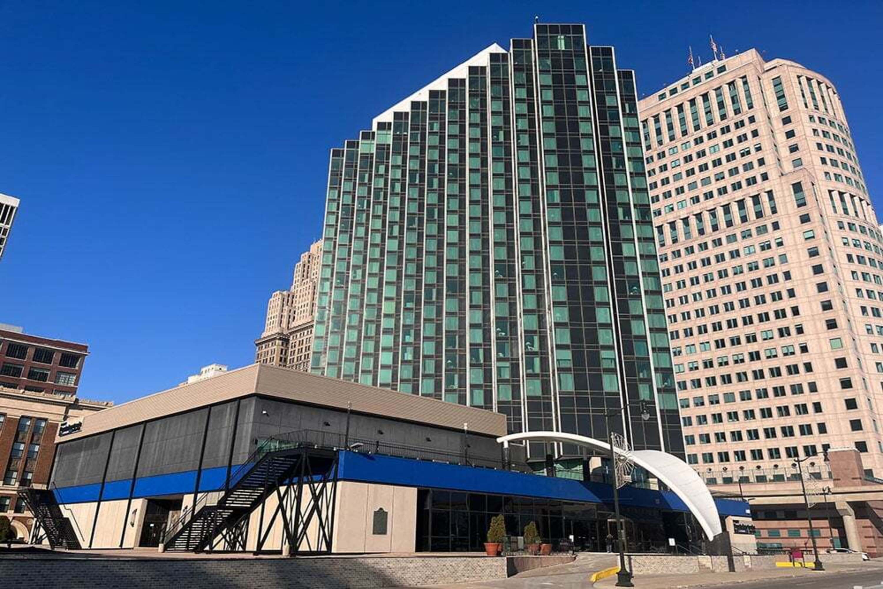 Exterior of Fort Pontchartrain Detroit, a Wyndham Hotel hotel in Detroit, Michigan