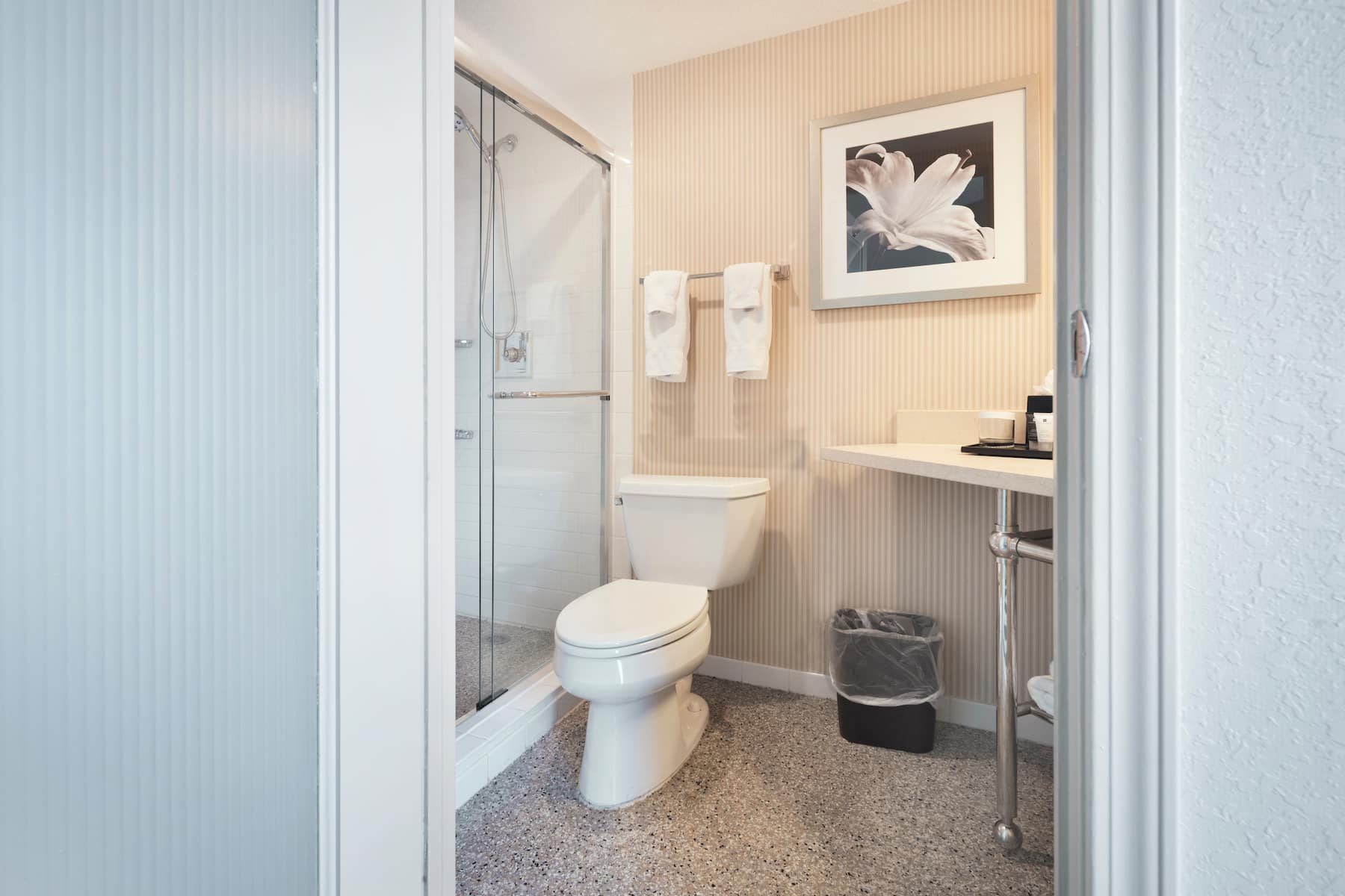 Guest room bath at the Fort Pontchartrain Detroit, a Wyndham Hotel in Detroit, Michigan