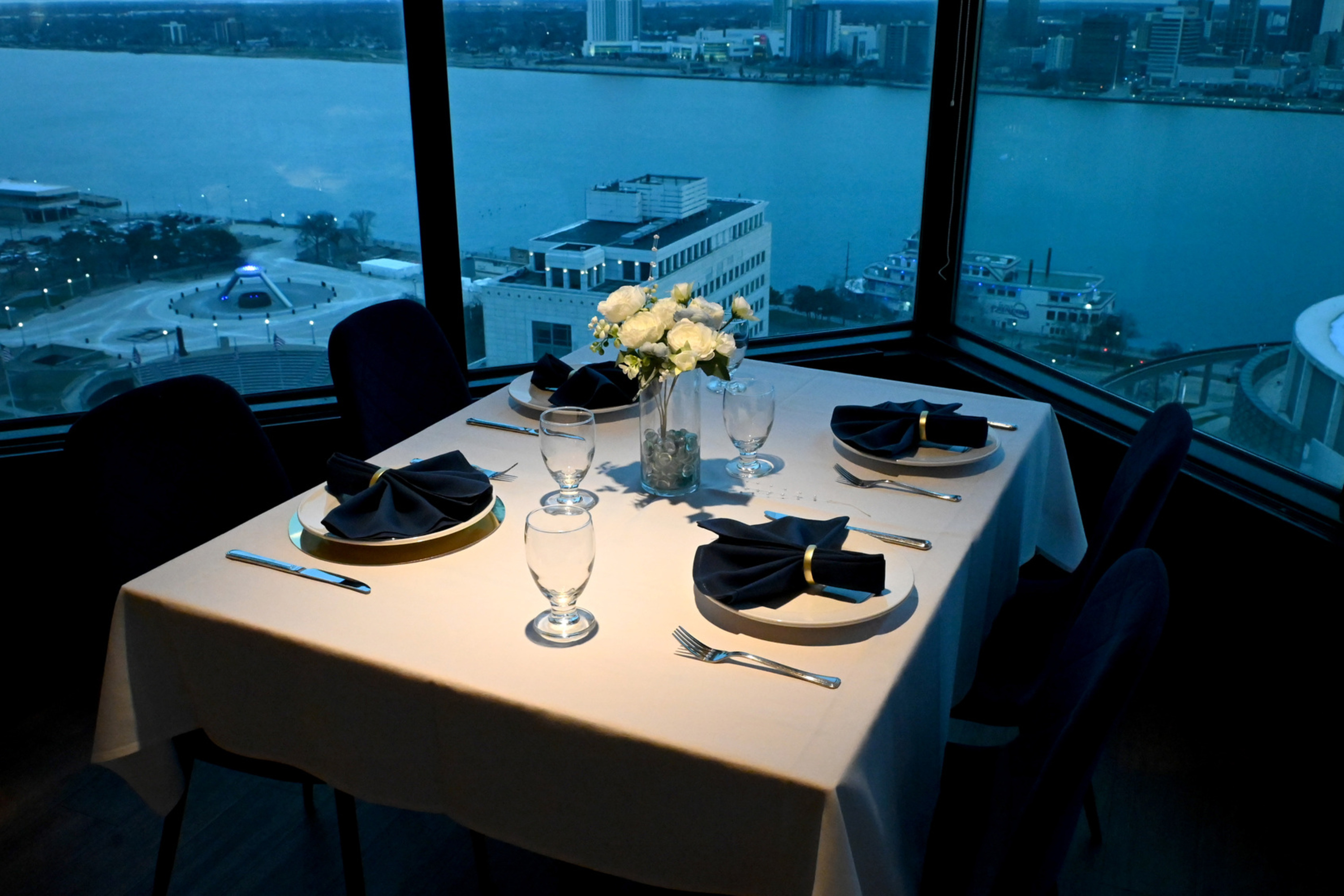 Fort Pontchartrain Detroit, a Wyndham Hotel restaurant in Detroit, Michigan