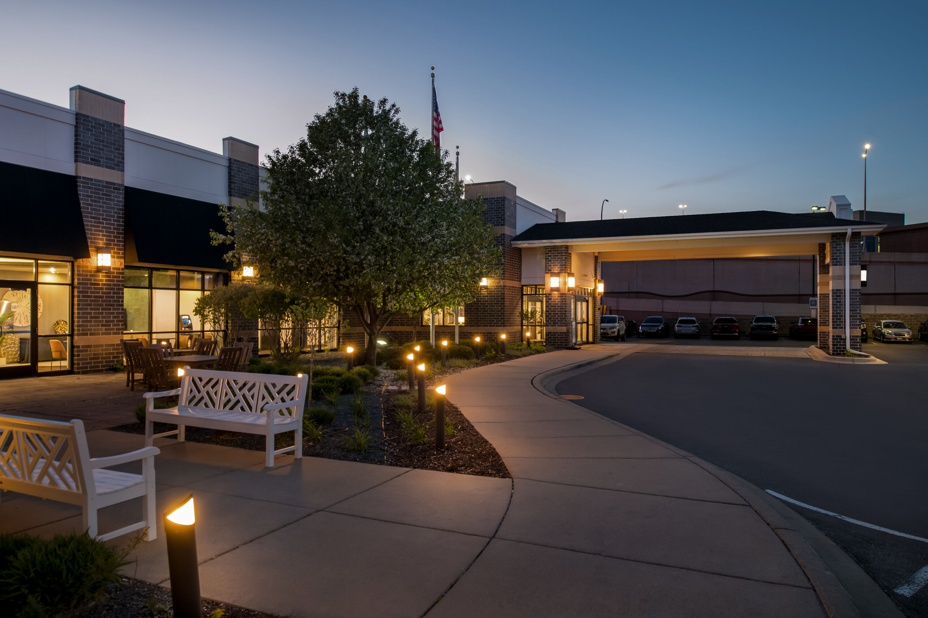 Exterior Night Image of Wyndham Bloomington - Mall of America hotel in Bloomington, Minnesota