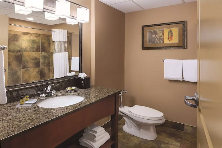 Guest room bath at the Wyndham Bloomington - Mall of America in Bloomington, Minnesota