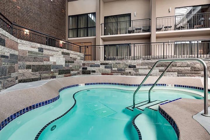 Indoor pool at the Wyndham Bloomington - Mall of America in Bloomington, Minnesota