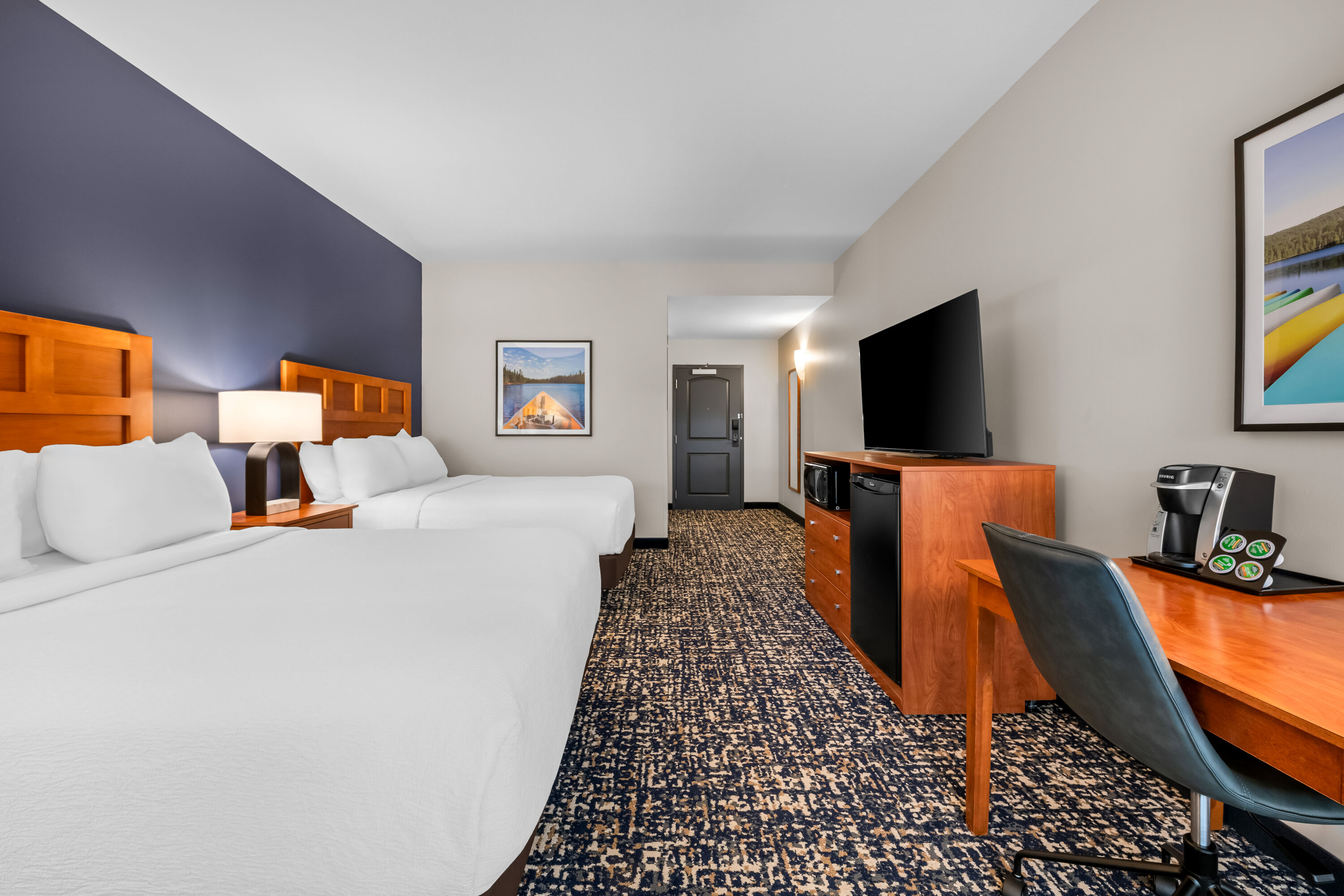 Double bed guest room at the Wyndham Bloomington - Mall of America in Bloomington, Minnesota