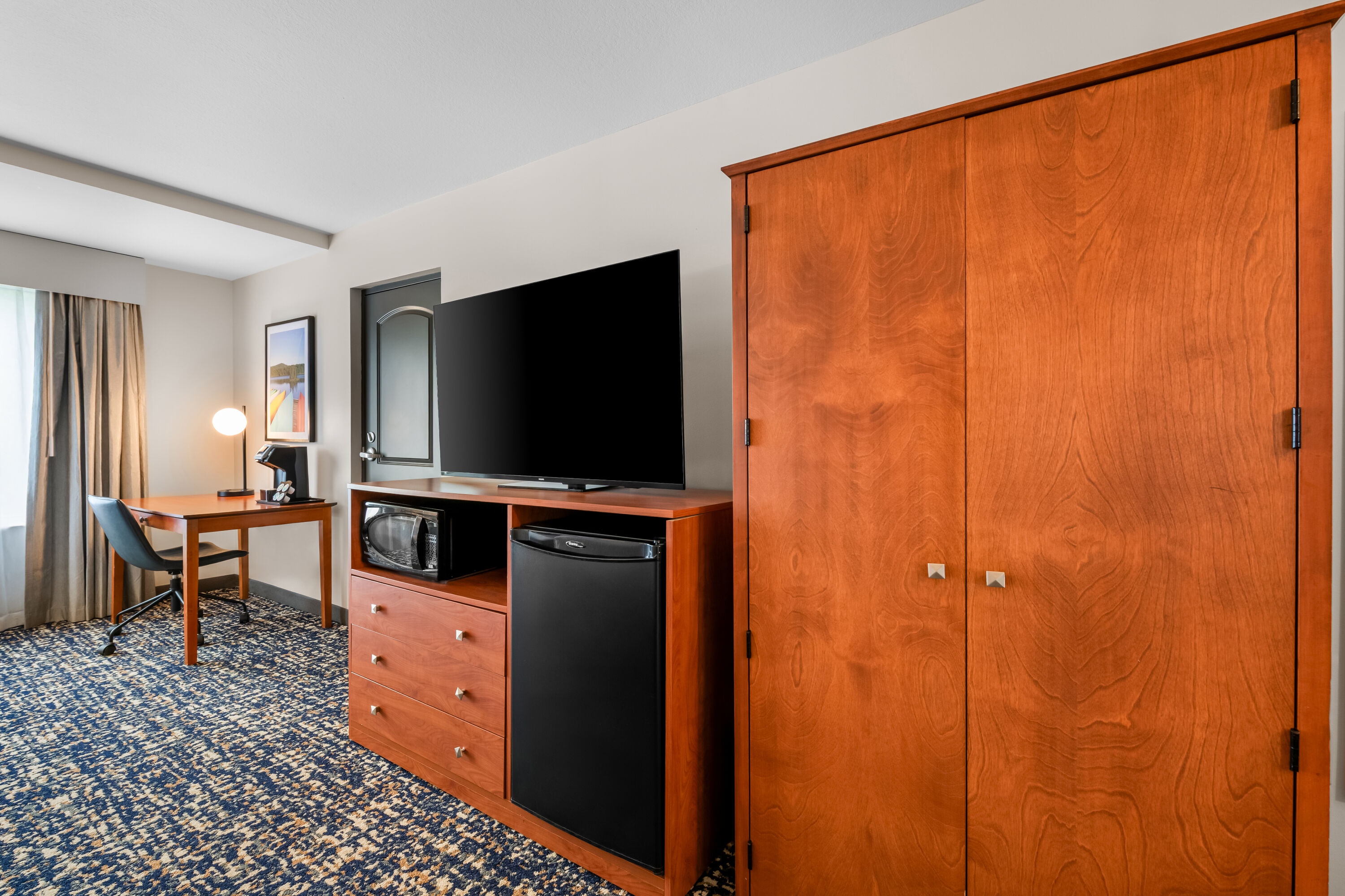 King bed guest room at the Wyndham Bloomington - Mall of America in Bloomington, Minnesota