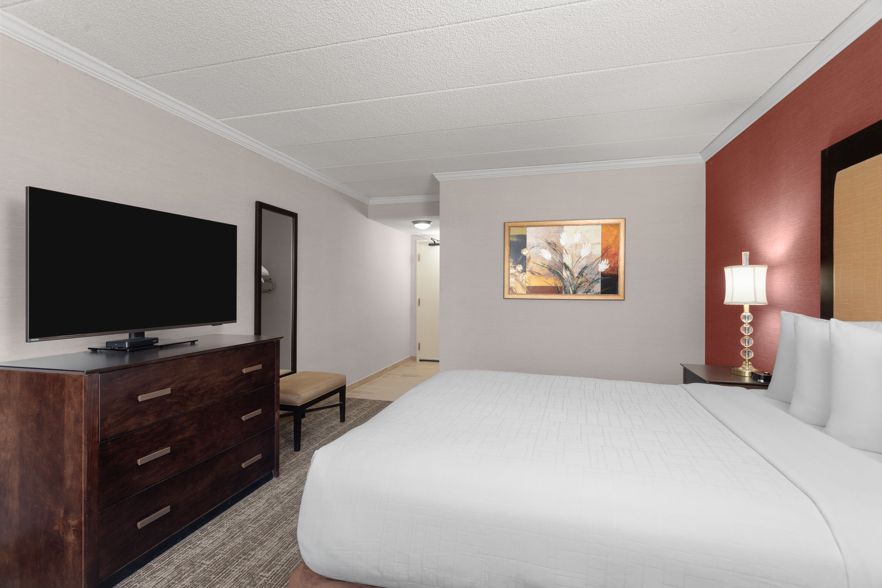 Guest room at the Wyndham Minneapolis South/Burnsville in Burnsville, Minnesota