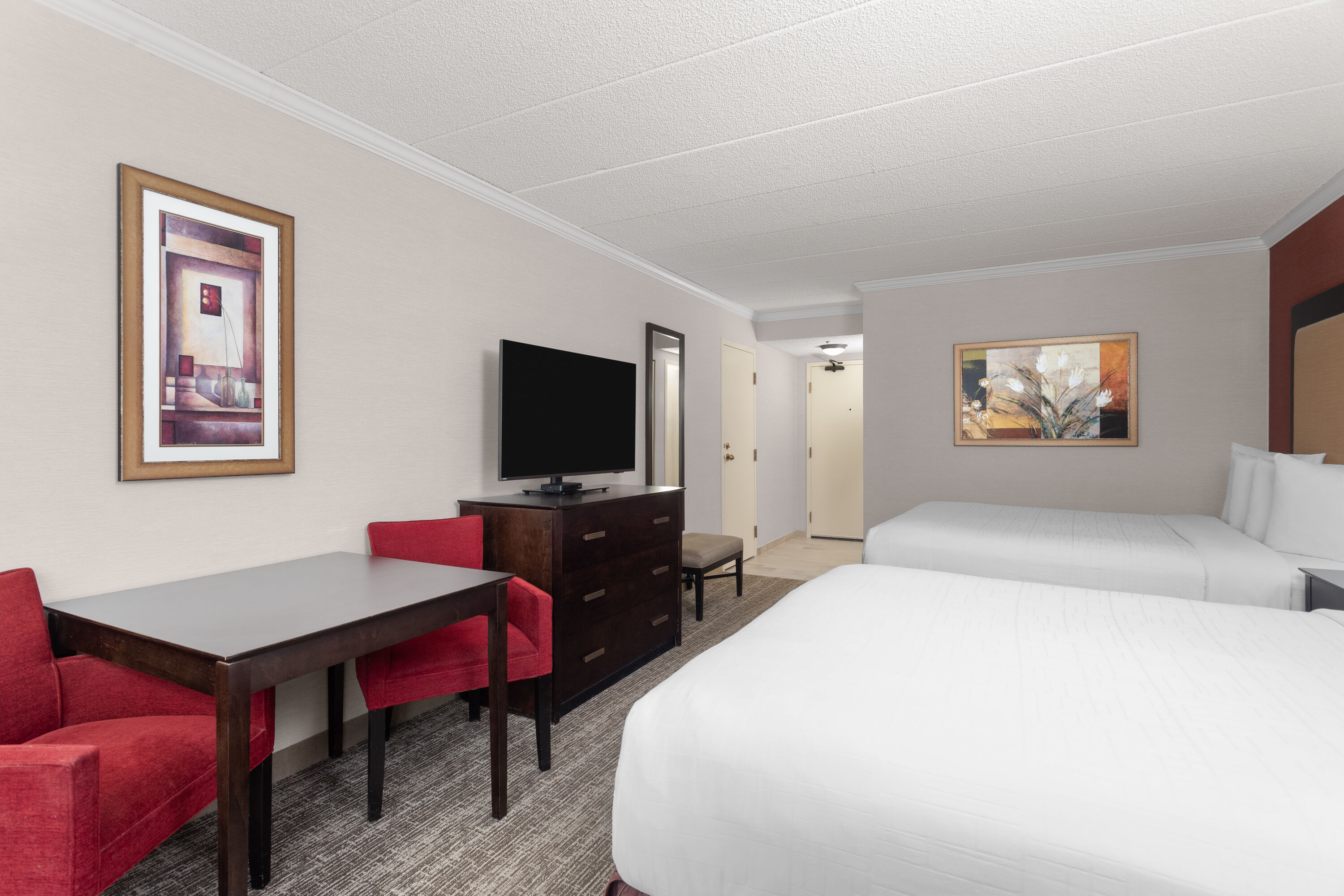 Guest room at the Wyndham Minneapolis South/Burnsville in Burnsville, Minnesota