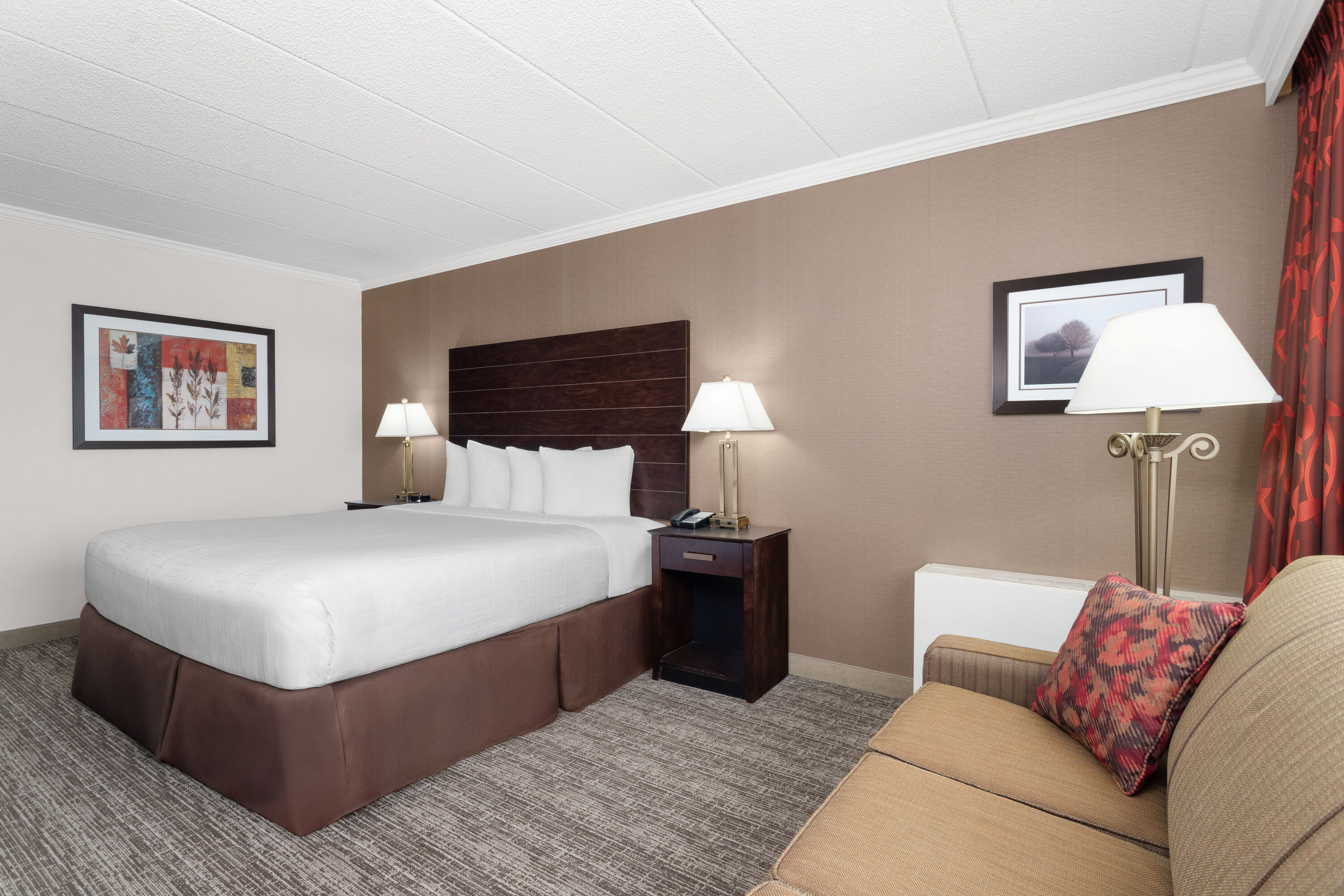 Guest room at the Wyndham Minneapolis South/Burnsville in Burnsville, Minnesota