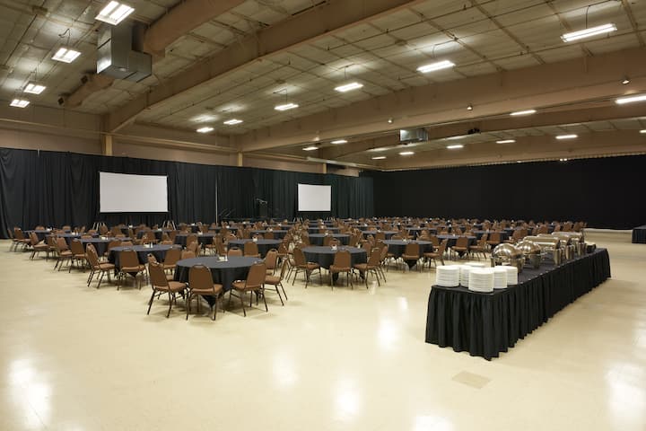 Meeting room at Wyndham Executive Center Columbia in Columbia, Missouri