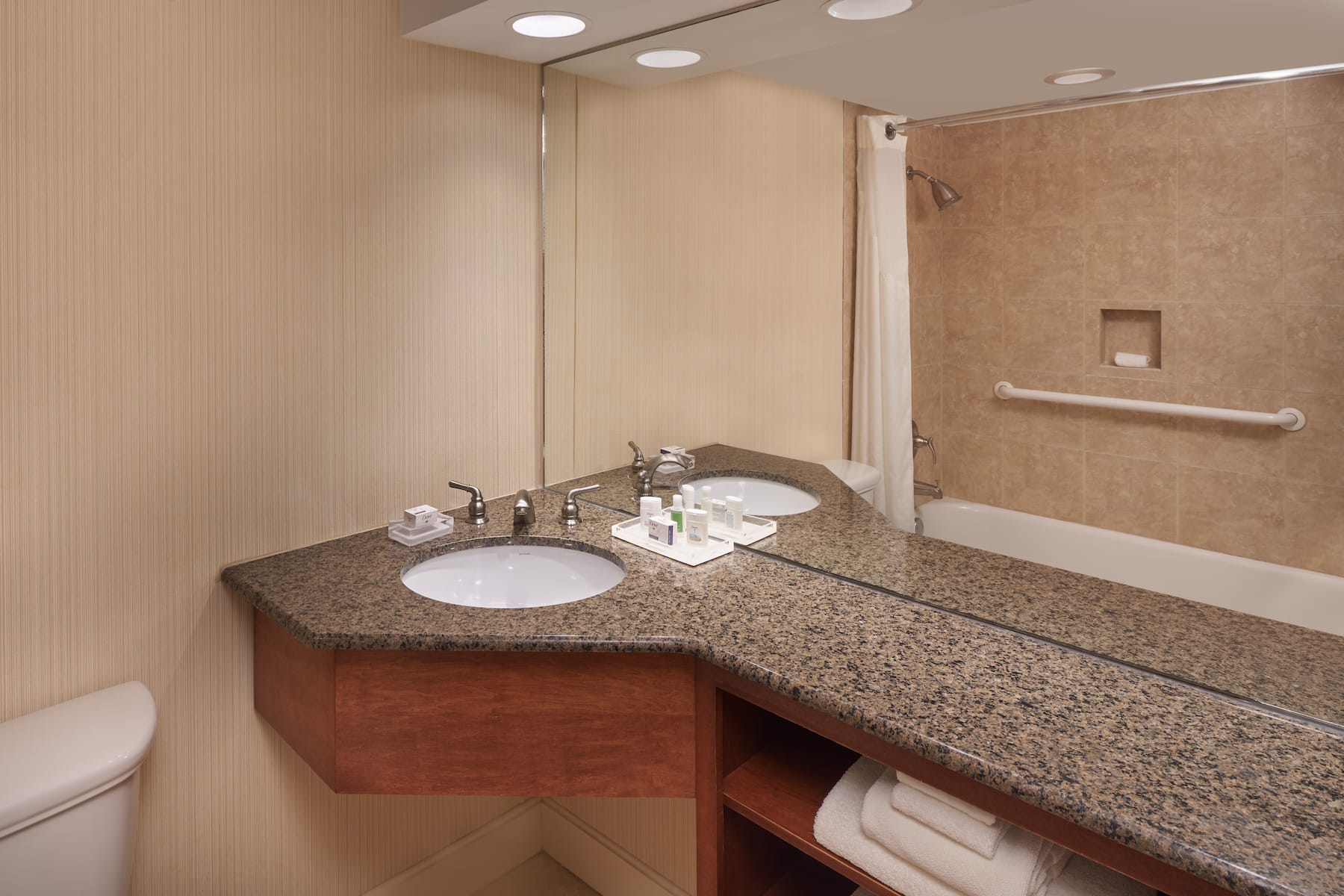 Guest room bath at the Wyndham Executive Center Columbia in Columbia, Missouri