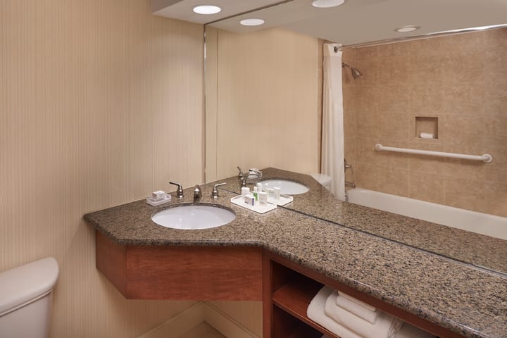 Guest room bath at the Wyndham Executive Center Columbia in Columbia, Missouri