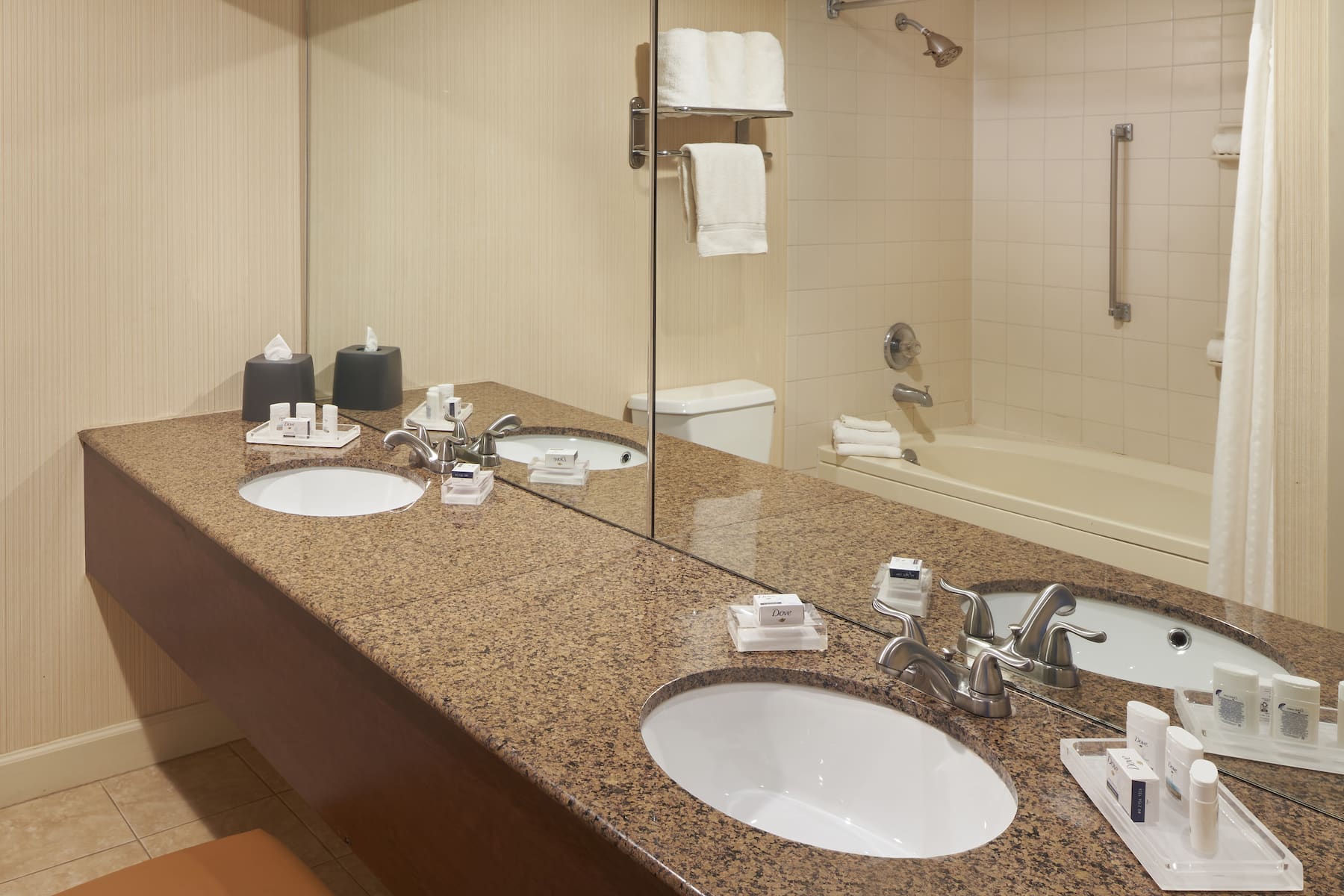 Guest room bath at the Wyndham Executive Center Columbia in Columbia, Missouri