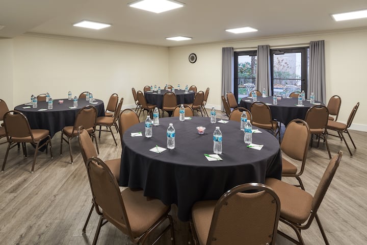 Meeting room at Wyndham Executive Center Columbia in Columbia, Missouri