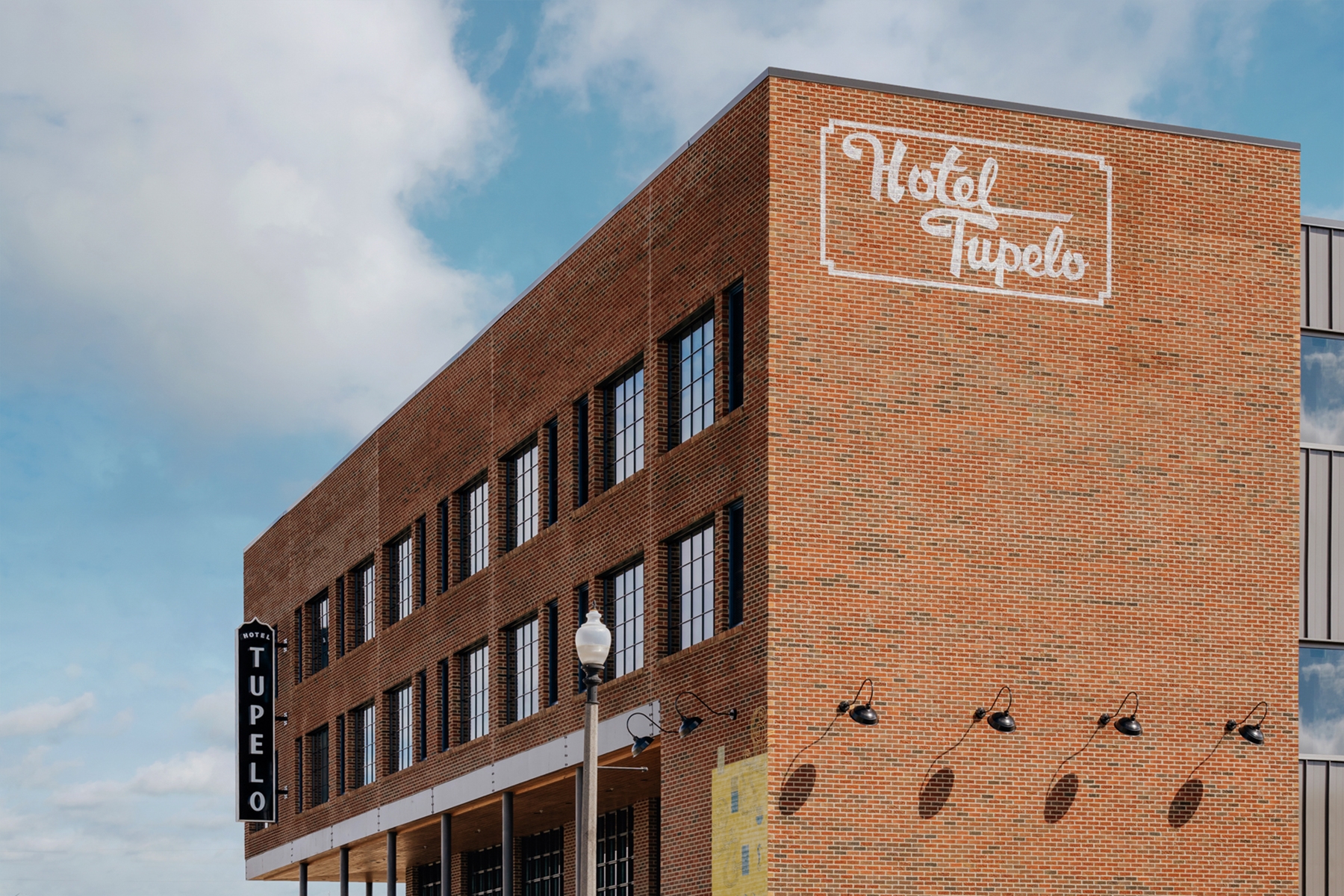 Exterior of Hotel Tupelo, a Wyndham Hotel hotel in Tupelo, Mississippi