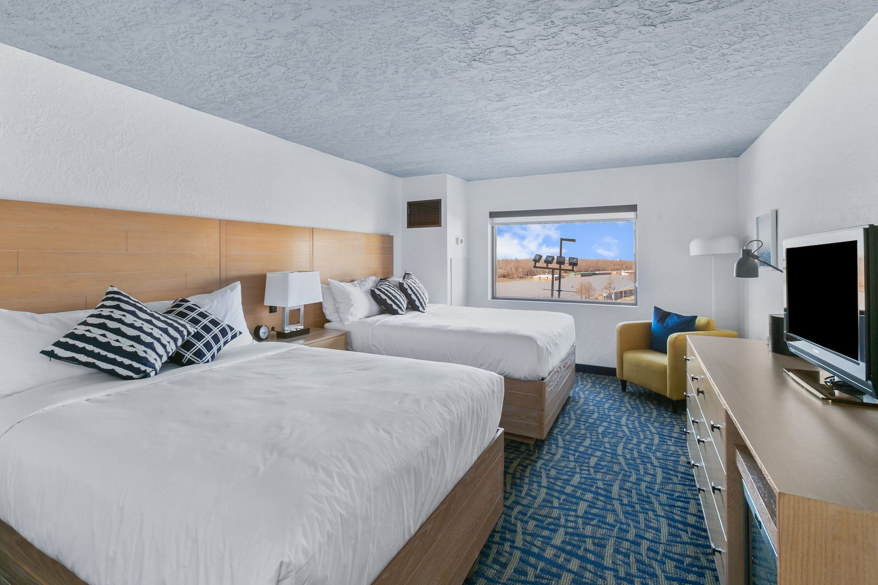 Guest room at the Mulberry, a Wyndham Hotel in Vicksburg, Mississippi